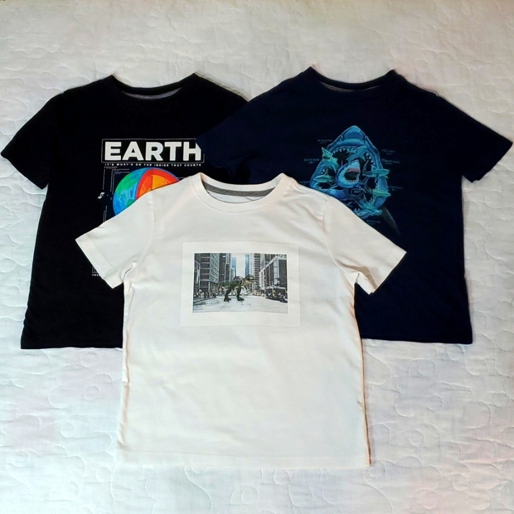 Old Navy 3 Pack of Graphic T- Shirts, Size Small (6-7)
